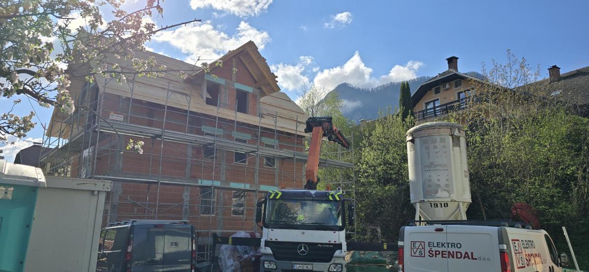 Delavska 32 Mojstrana